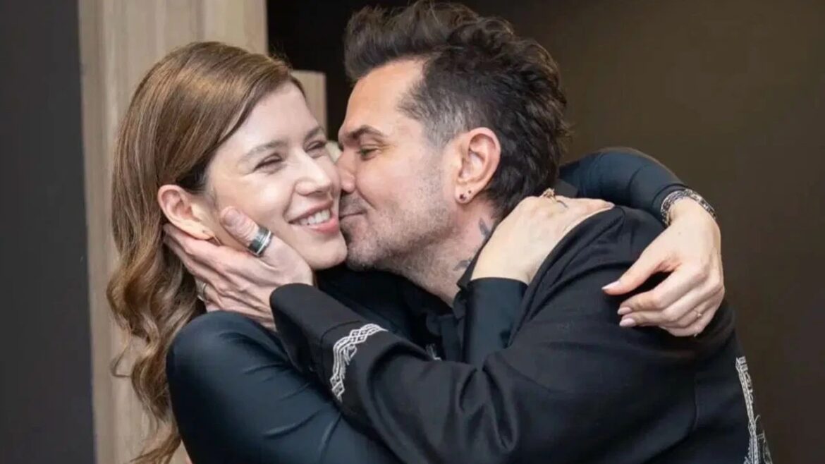 Kenan Doğulu,dan eşi Beren Saat ile romantik paylaşım