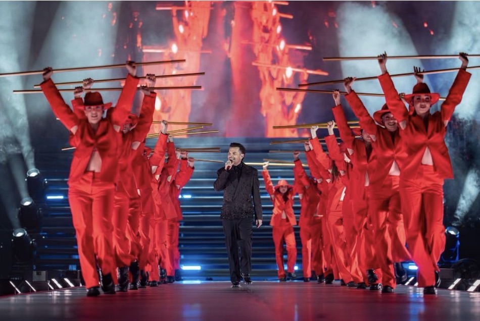 Kenan Doğulu’dan İzmir’de Unutulmaz Performans!
