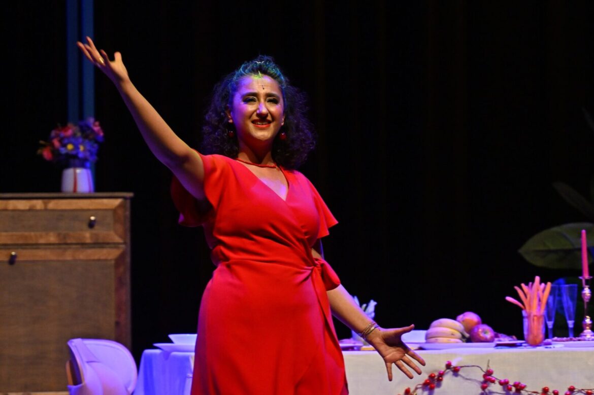 ‘KARA KIZ’ YAZ TURNESİNE ÇIKIYOR!ECEM ERKEK, ‘KARA KIZ’ İLE TÜRKİYE’NİN FARKLI ŞEHİRLERİNDE SEYİRCİYLE BULUŞMAYA HAZIRLANIYOR